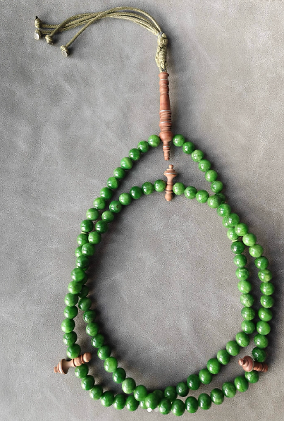 Premium gemstone sibha — forest green quartz